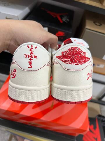 Jordan Air Jordan 1 Low Travis Scott CNY 2026 XT6998-159 Sail Red Gold White Basketball Shoe (BS-87216)