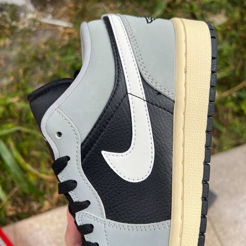 Jordan Air Jordan 1 Low SE HQ2010-012 Light Smoke Grey Black Sail EUR42 Sneaker (BS-87178)