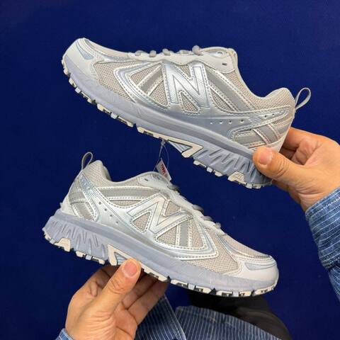New Balance 410 V5 MT410AS5 Light Grey Silver Off White EU 38 Trail Shoe - Women's (BS-87113)