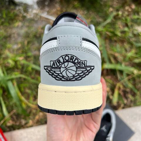 Jordan Air Jordan 1 Low SE HQ2010-012 Light Smoke Grey Black Sail EUR42 Sneaker (BS-87178)
