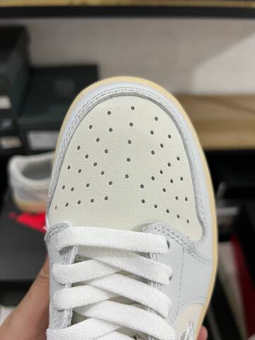 Jordan Air Jordan 1 Low OG IF4391 100 White Light Blue Pale Yellow EUR 39 Sneaker - Women's (BS-87236)