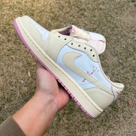 Jordan Air Jordan 1 Low OG SP IQ7604 100 Travis Scott Sail Military Pink Rice EU 42 Sneaker - Men's (BS-87210)