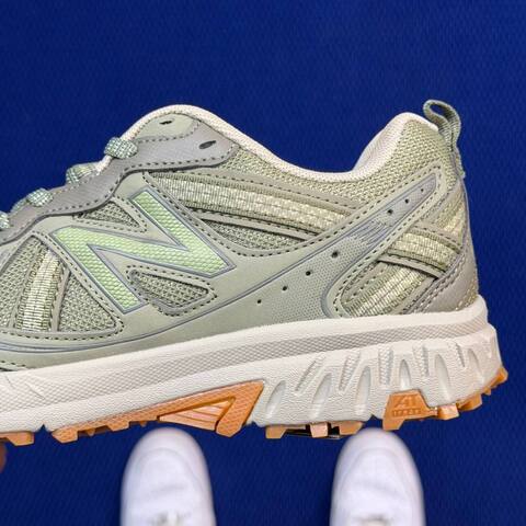 New Balance 410 V5 Silver Beige Off White Light Green Trail Shoe (BS-87115)