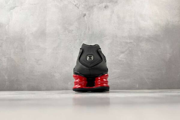 Nike Shox TL Black/Red lifestyle