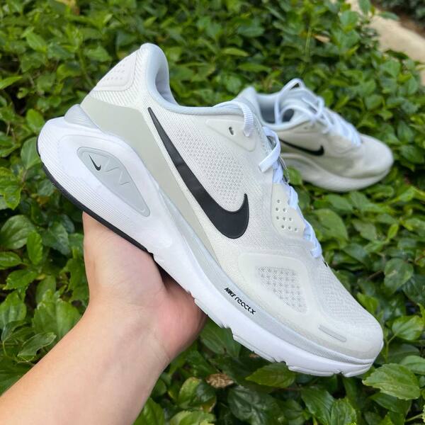 Nike Structure 26 ReactX HJ1102-100 White/Black EU 41 running