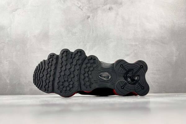 Nike Shox TL Black/Red lifestyle