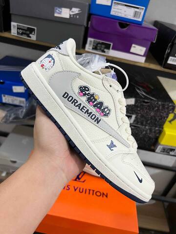 Jordan Air Jordan 1 Low Travis Scott x Doraemon x Louis Vuitton DZ2688-004 Sail Navy Blue White Sneaker (BS-87195)