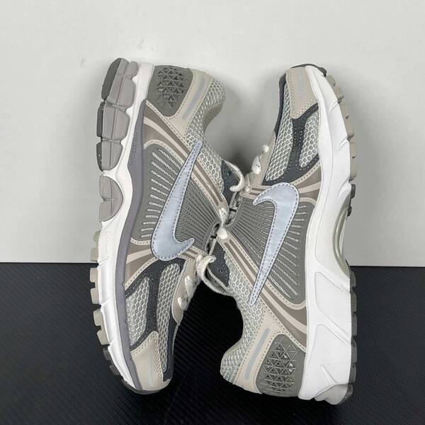 Nike Zoom Vomero 5 silver/grey/black with white and beige accents running