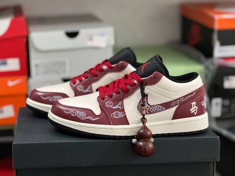 Jordan Air Jordan 1 Low 553558 040 Sail Red White Black US 7 UK 6 BR 38 EUR 40 25cm Sneaker - Unisex (BS-87239)
