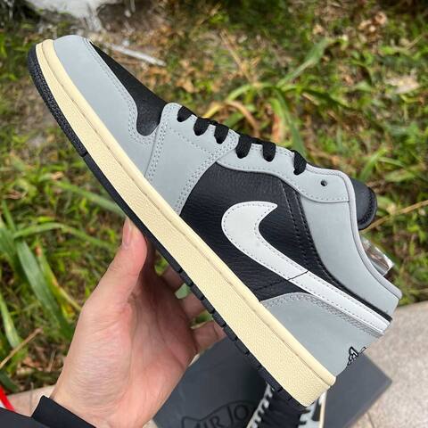 Jordan Air Jordan 1 Low SE HQ2010-012 Light Smoke Grey Black Sail EUR42 Sneaker (BS-87178)