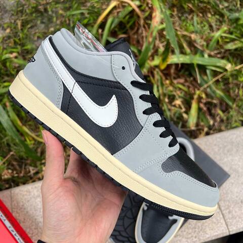 Jordan Air Jordan 1 Low SE HQ2010-012 Light Smoke Grey Black Sail EUR42 Sneaker (BS-87178)