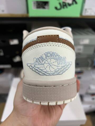 Jordan Air Jordan 1 Low IR7553 422 Hydrogen Blue Light British Tan White EU 40 Sneaker - Men's (BS-87151)