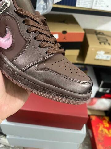 Jordan Air Jordan 1 Low SE IQ9787 262 Light Chocolate Pink Foam EUR 41 Sneaker - Men's (BS-87144)