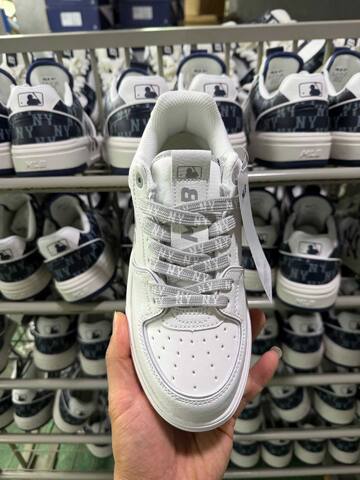 MLB Chunky Liner 3 ASXM046 White Silver Skate Shoe Skate