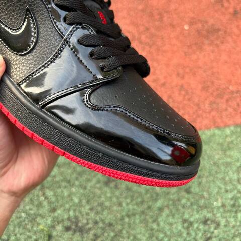 Jordan Air Jordan 1 Low DD1660-001 Black Red EUR 41 Sneaker - Men's (BS-87162)