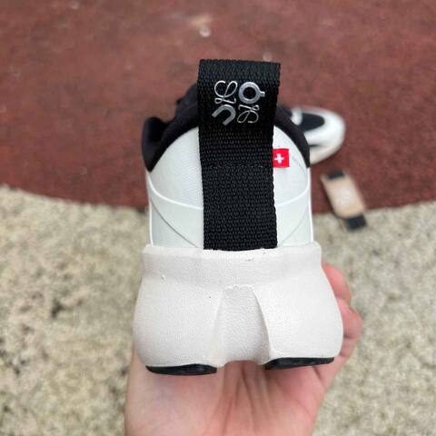 LOEWE x On Cloudsolo 3WF30604605 Beige Black Off White US 7 EU 38 UK 5 JP 24 Running Shoe Running Sneakers - Women's (BS-86770)