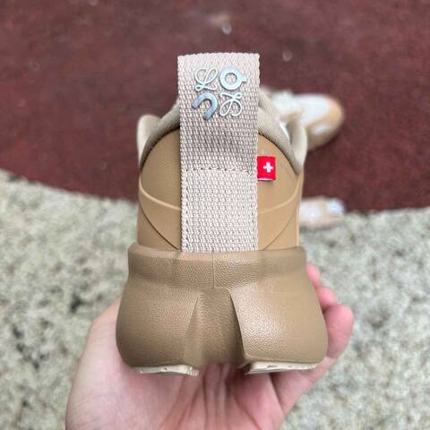 On Cloudsolo 3WF30604615 Dark Sand Cream US 5 EU 36 UK 3 JP 22 Running Shoe Running Sneakers - Women's (BS-86767)