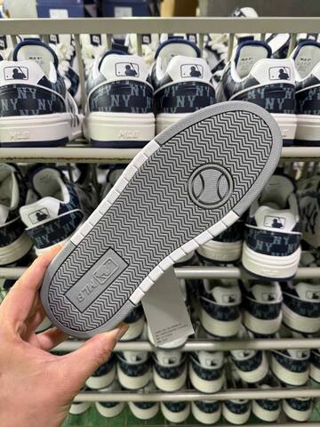 MLB Chunky Liner 3 ASXM046 White Silver Skate Shoe Skate