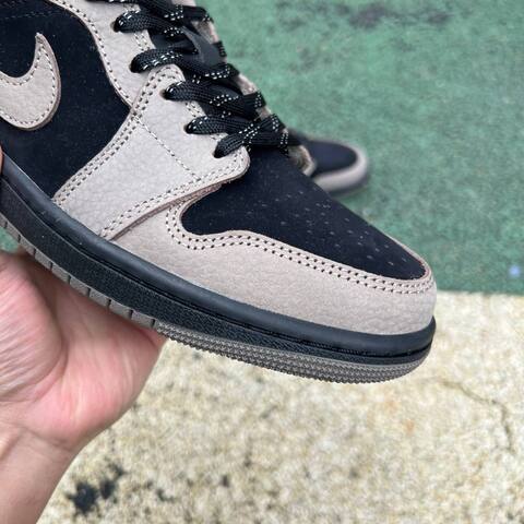 Jordan Air Jordan 1 Low SE IB7109 005 Black Olive Grey Light Wild Mango EUR 40 Skate Shoe - Men's (BS-87235)