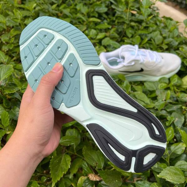 Nike Structure 26 ReactX HJ1101-100 White/Black-Barely Green EUR 41 running