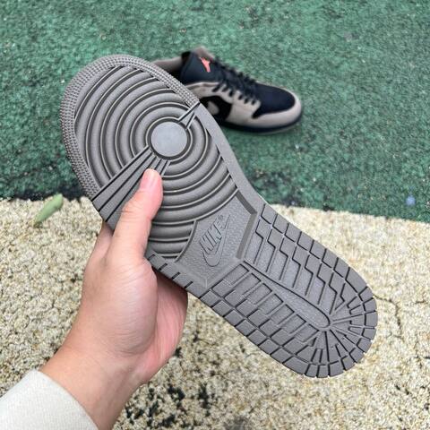 Jordan Air Jordan 1 Low SE IB7109 005 Black Olive Grey Light Wild Mango EUR 40 Skate Shoe - Men's (BS-87235)