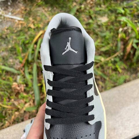 Jordan Air Jordan 1 Low SE HQ2010-012 Light Smoke Grey Black Sail EUR42 Sneaker (BS-87178)