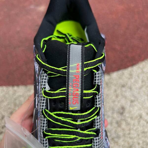 Nike Pegasus Premium SE IM6778-902 Black/Red/White Green EU 41 running