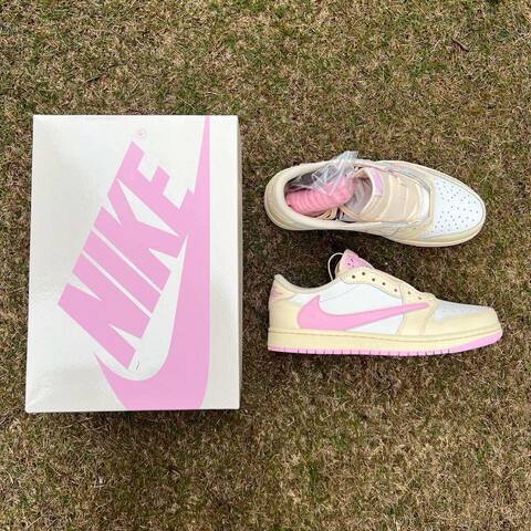 Jordan Air Jordan 1 Low OG SP Travis Scott IQ7604 100 Muslin Shy Pink Sail EU 42 Sneaker - Men's (BS-87154)