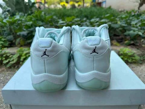Jordan Air Jordan 11 Low Igloo IW1882-300 Light Mint White Basketball Shoe (BS-87318)