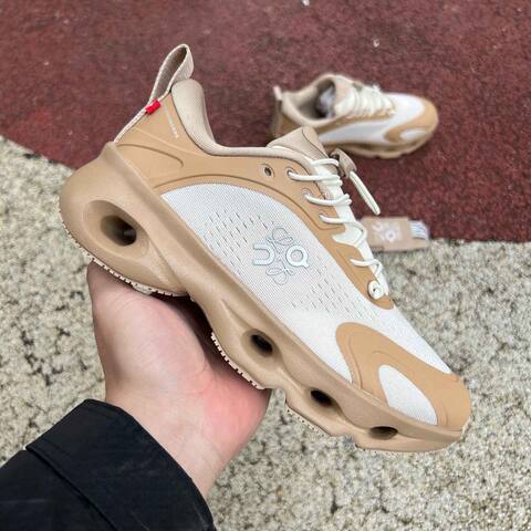 On Cloudsolo 3WF30604615 Dark Sand Cream US 5 EU 36 UK 3 JP 22 Running Shoe Running Sneakers - Women's (BS-86767)