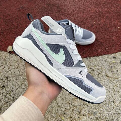Jordan CMFT Era HQ0506 003 Cold Grey EUR 40 Sneaker - Men's (BS-86978)