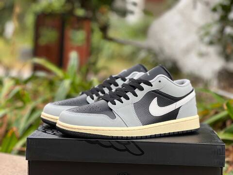 Jordan Air Jordan 1 Low SE HQ2010-012 Light Smoke Grey Black Sail EUR42 Sneaker (BS-87178)