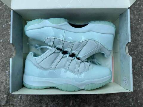 Jordan Air Jordan 11 Low Igloo IW1882-300 Light Mint White Basketball Shoe (BS-87318)