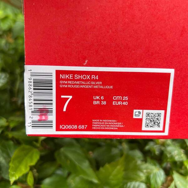 Nike Shox R4 IQ0608-687 Gym Red/Metallic Silver EU 40 running