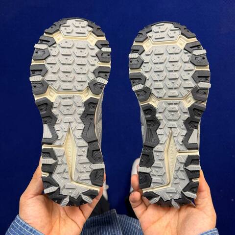 New Balance 410 V5 MT410KR5 Light Gray Silver Cream Dark Gray EU 39 5 Trail Shoe - Women's (BS-87114)