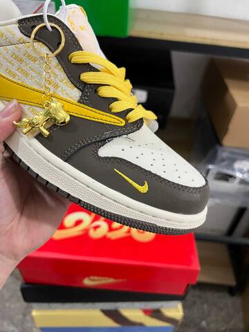 Jordan Air Jordan 1 Hi Zoom Air XD1979 005 White Brown Yellow Gold EU 41 Sneaker - Men's (BS-87205)