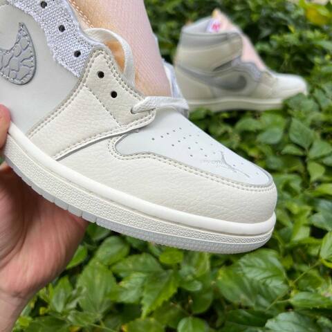 Jordan Air Jordan 1 Retro High OG IH4363 100 Sail University Red Pale Ivory EU 40 Sneaker - Men's (BS-87194)
