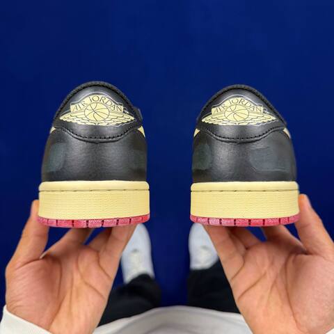 Jordan Air Jordan 1 Retro Low OG Nigel Sylvester IB8958 001 Black Pale Yellow Red US 8 5 UK 7 5 EUR 42 Sneaker - Men's (BS-87161)