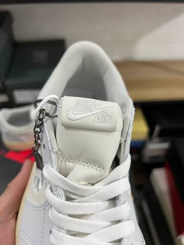 Jordan Air Jordan 1 Low OG IF4391 100 White Light Blue Pale Yellow EUR 39 Sneaker - Women's (BS-87236)