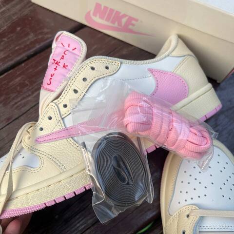 Jordan Air Jordan 1 Low OG SP IQ7604 100 Muslin Shy Pink Sail EU 42 5 Sneaker - Men's (BS-87176)