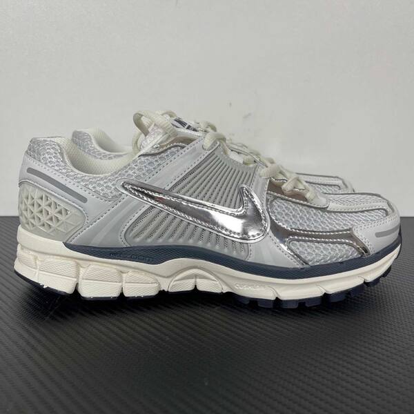 Nike Zoom Vomero 5 Silver/White/Navy running