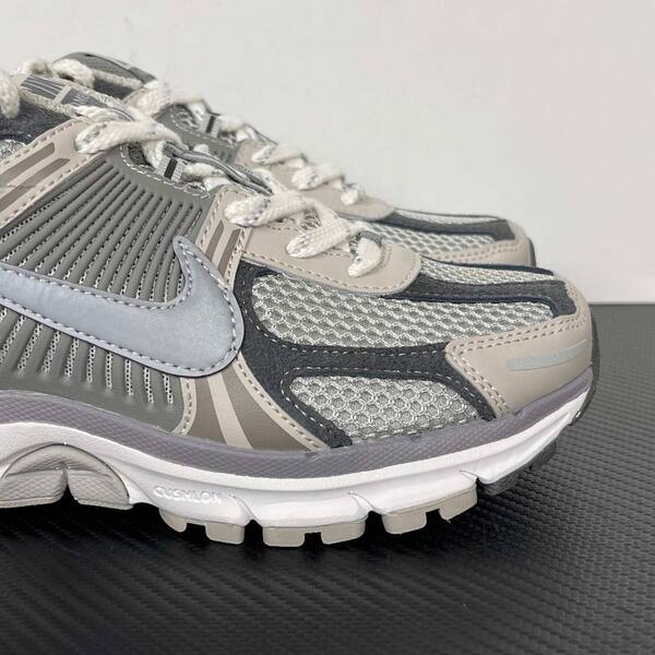 Nike Zoom Vomero 5 silver/grey/black with white and beige accents running