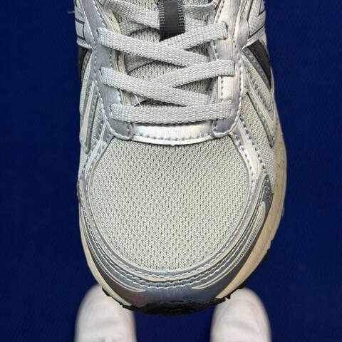 New Balance 410 V5 MT410KR5 Light Gray Silver Cream Dark Gray EU 39 5 Trail Shoe - Women's (BS-87114)