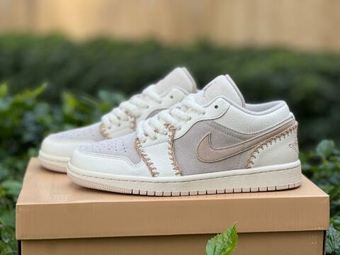 Jordan Air Jordan 1 Low SE HV4268 120 Light Orewood Brown Sail Hemp EUR 40 Sneaker - Men's (BS-87237)
