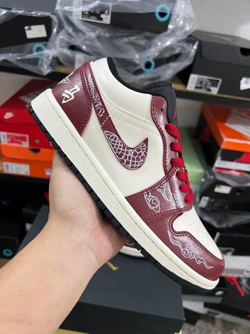 Jordan Air Jordan 1 Low 553558 040 Sail Red White Black US 7 UK 6 BR 38 EUR 40 25cm Sneaker - Unisex (BS-87239)