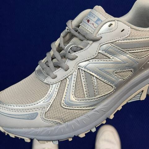 New Balance 410 V5 MT410AS5 Light Grey Silver Off White EU 38 Trail Shoe - Women's (BS-87113)