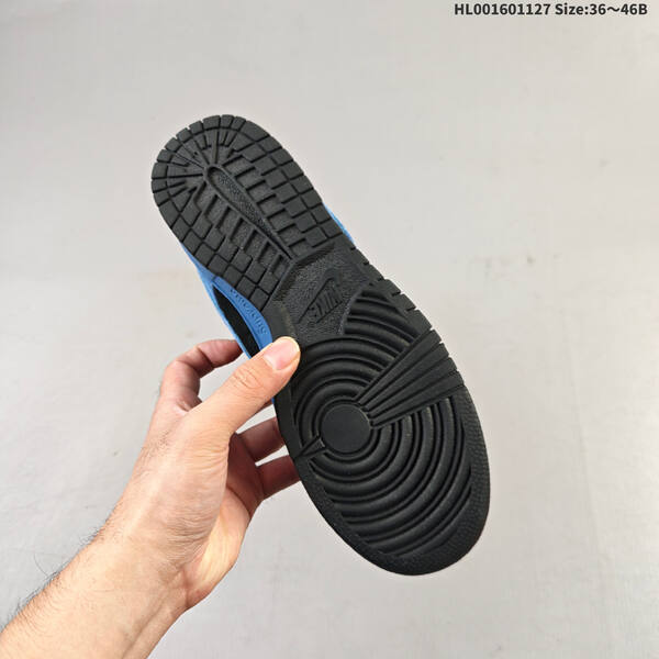 NIKE SB DUNK Supreme x Nike Dunk SB Low Sup x SB Nik lifestyle