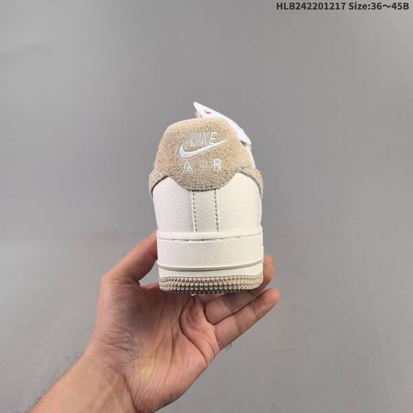 NIKE AIR FORCE 1 07 LV8 HQ3905-001 lifestyle