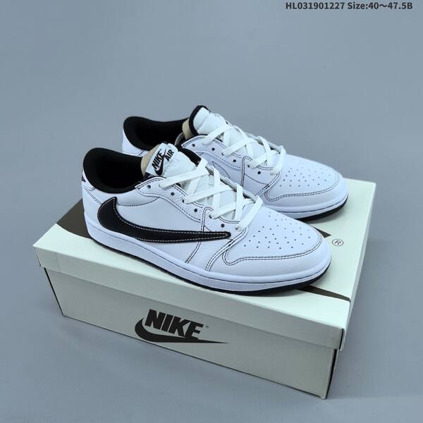 Jordan Air Jordan 1 Low x Travis Scott black/white EU 40-47.5 lifestyle