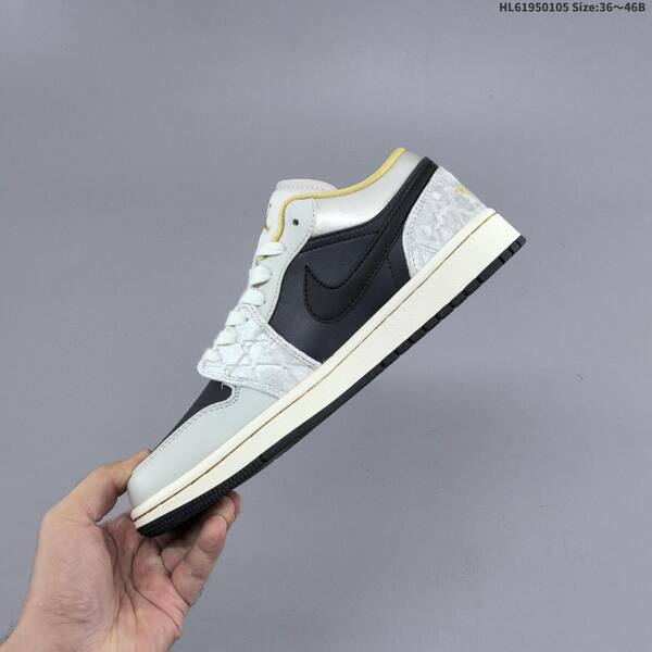 Jordan Air Jordan 1 Low SE white lilac cream EU 36-46 lifestyle